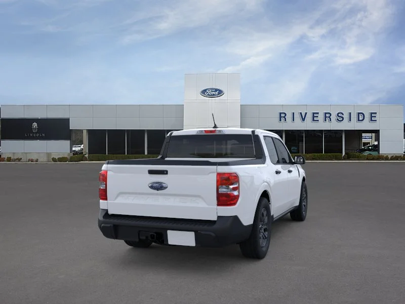 New 2024 Oxford White Ford XLT image 8