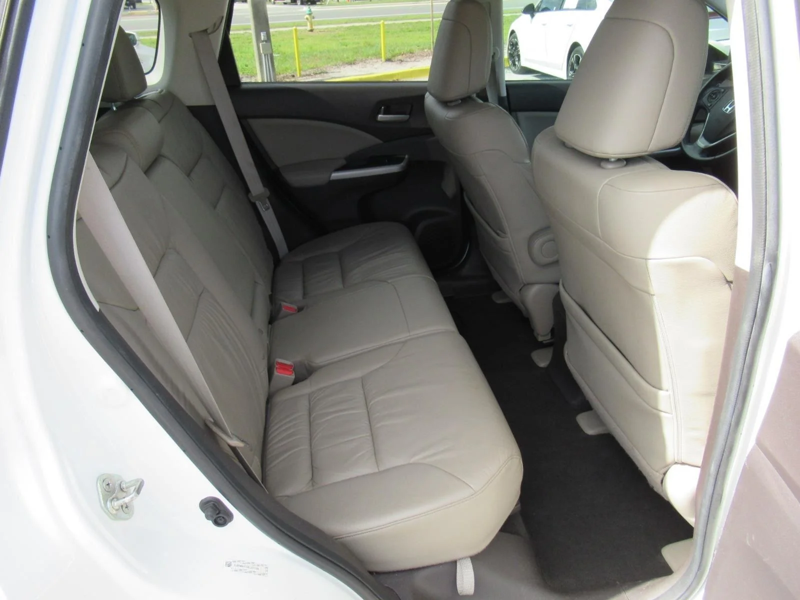 Used 2014 White Honda EX-L image 31