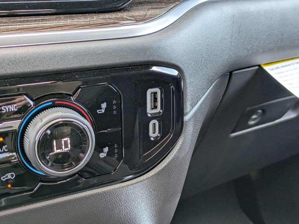2025 Chevrolet Silverado 1500 LT - Photo 18
