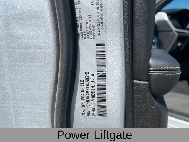 New 2026 Silver Zynith Exterior Paint Jeep Altitude image 18