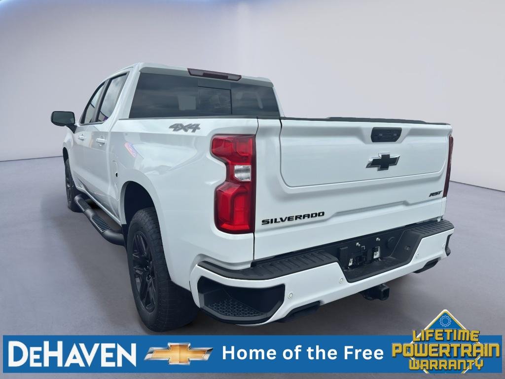 New 2026 Summit White Chevrolet RST image 2