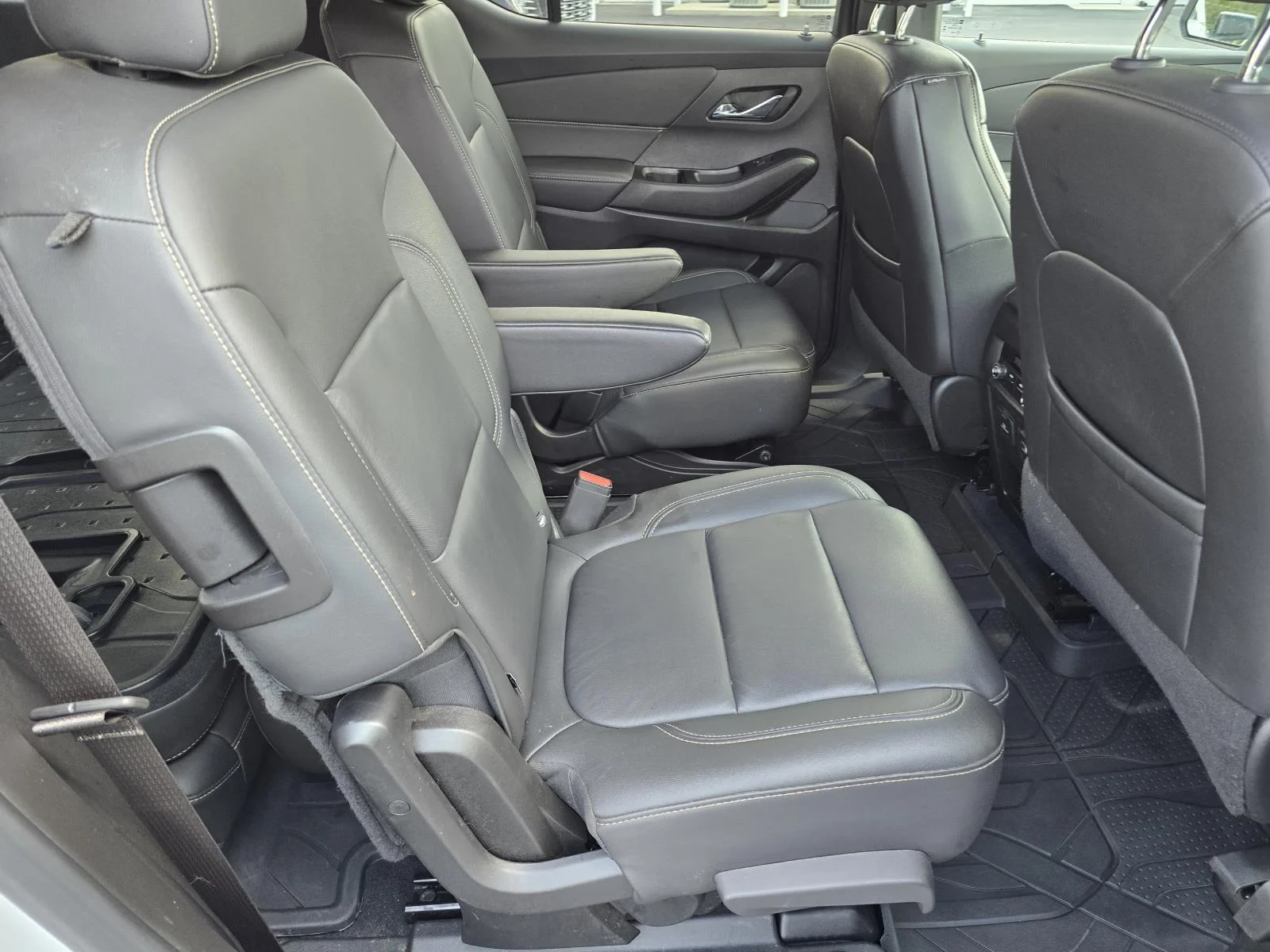 Used 2023 SUMMIT WHITE Chevrolet LT Leather image 18