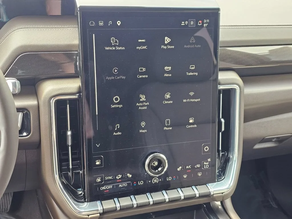 Used 2025 Downpour Metallic GMC Elevation image 31