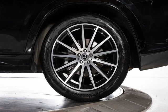 Used 2025 Obsidian Black Metallic Mercedes-Benz GLS 450 image 12