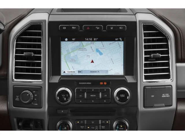 Used 2019 White Platinum Metallic Tri-Coat Ford King Ranch image 17