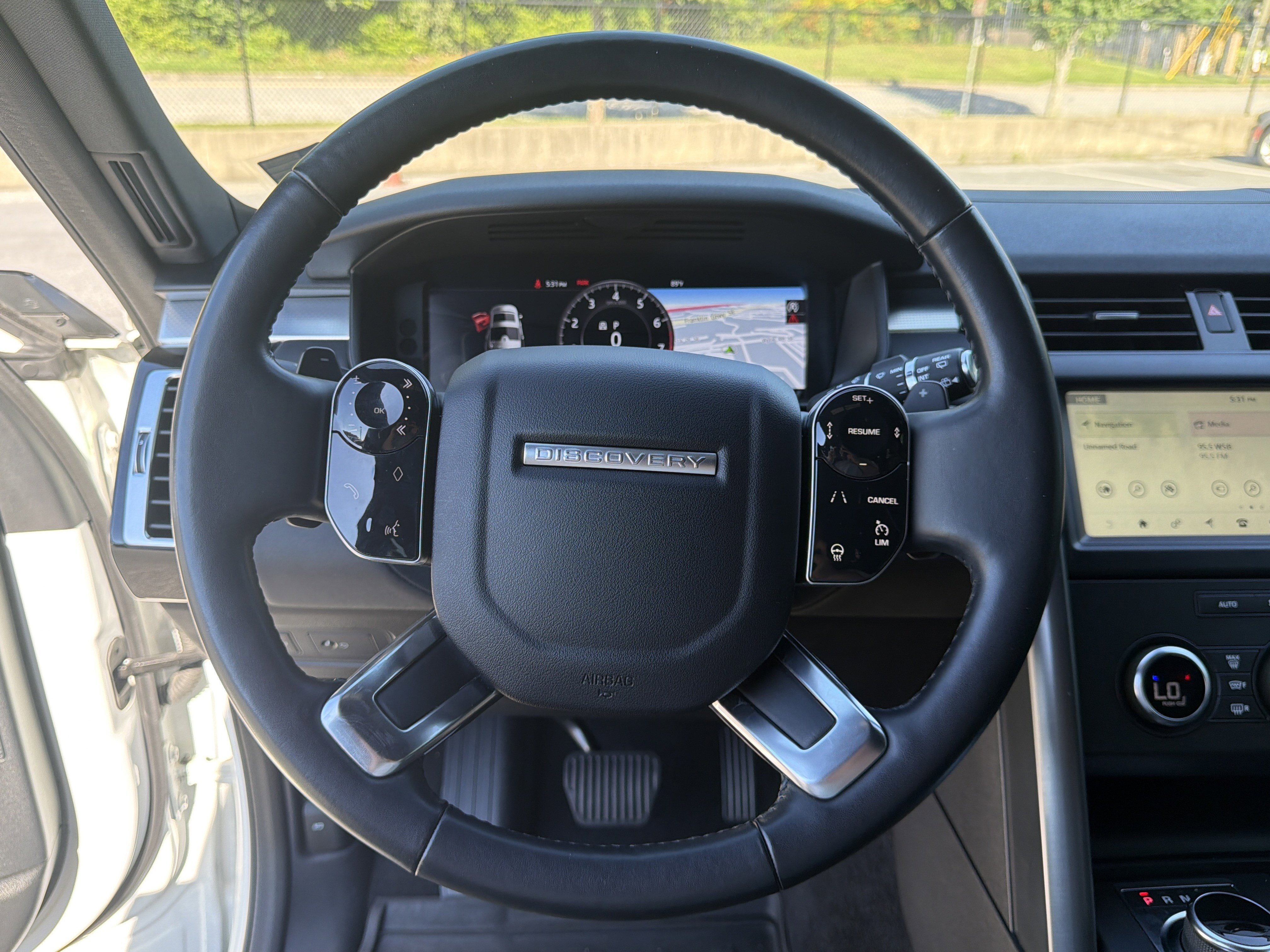 Used 2020 Fuji White Land Rover Landmark Edition image 29