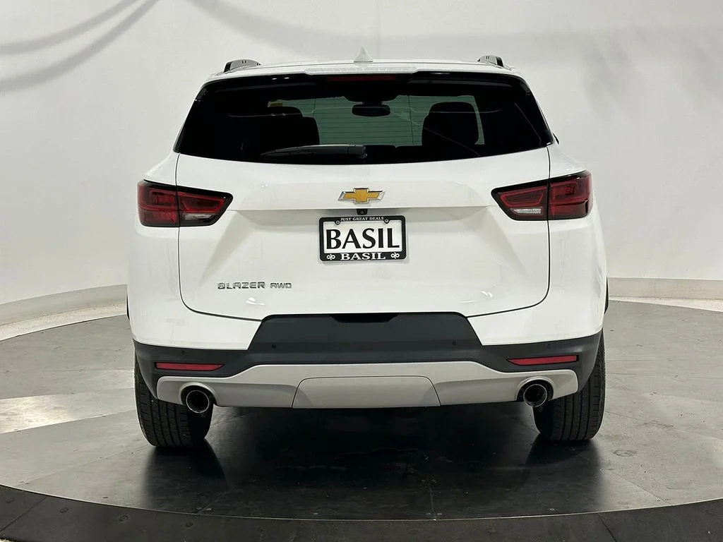 Used 2024 White Chevrolet LT image 12