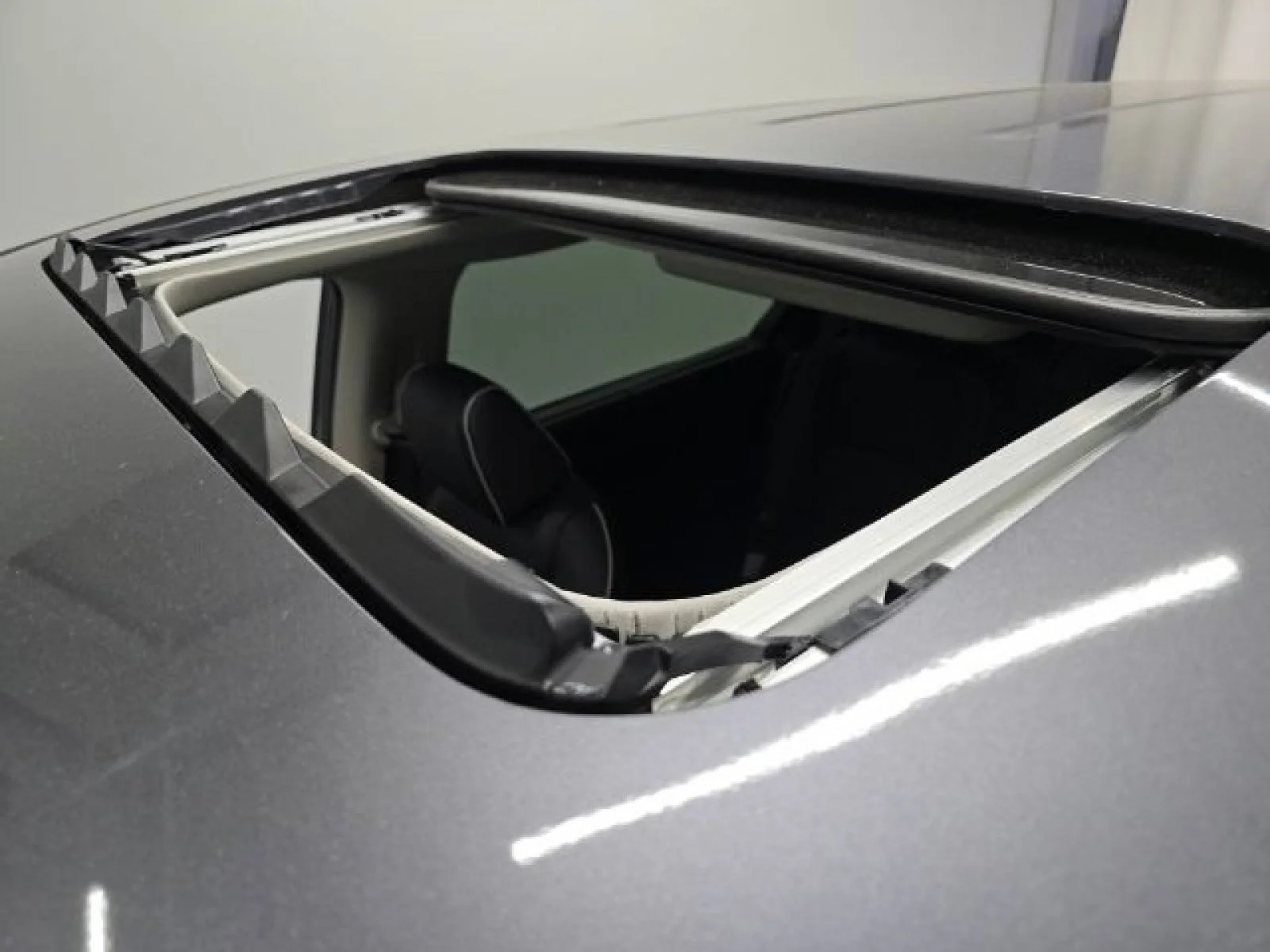 New 2026 Modern Steel Metallic Honda Touring image 3