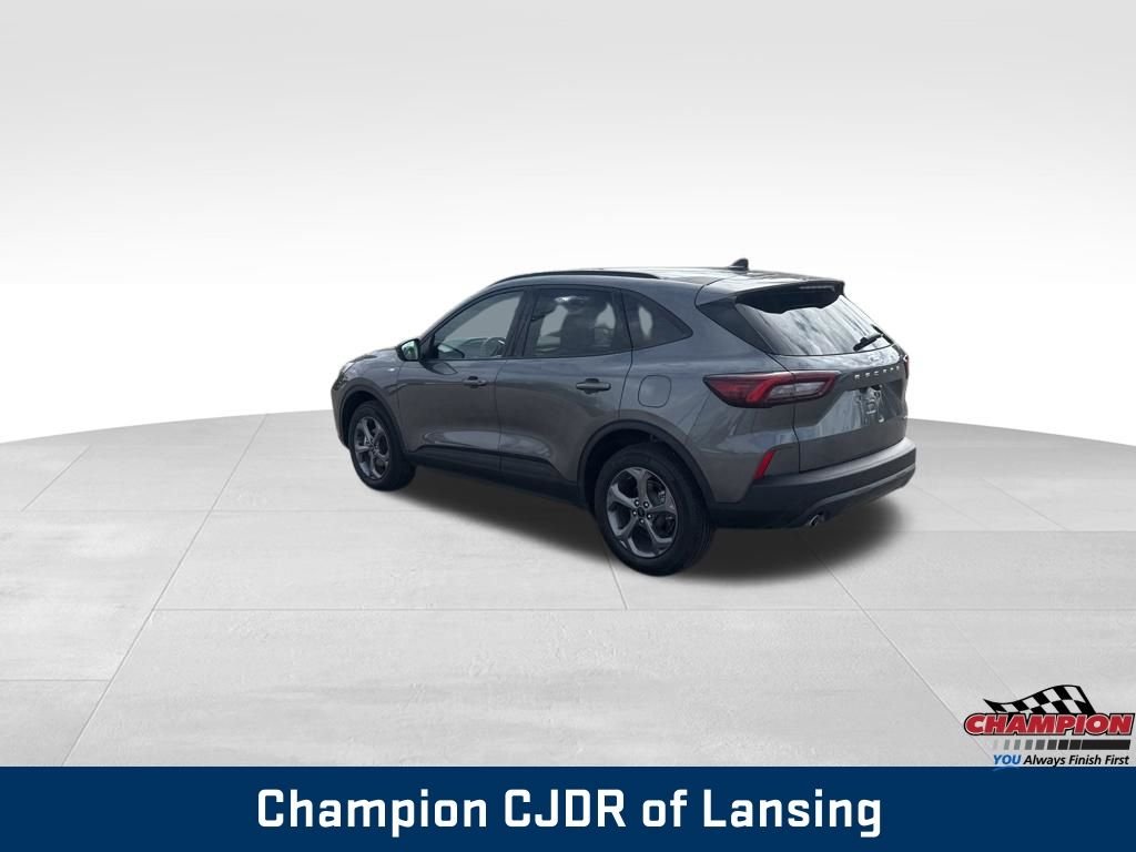 Used 2025 Gray Metallic Ford ST-Line Select image 5