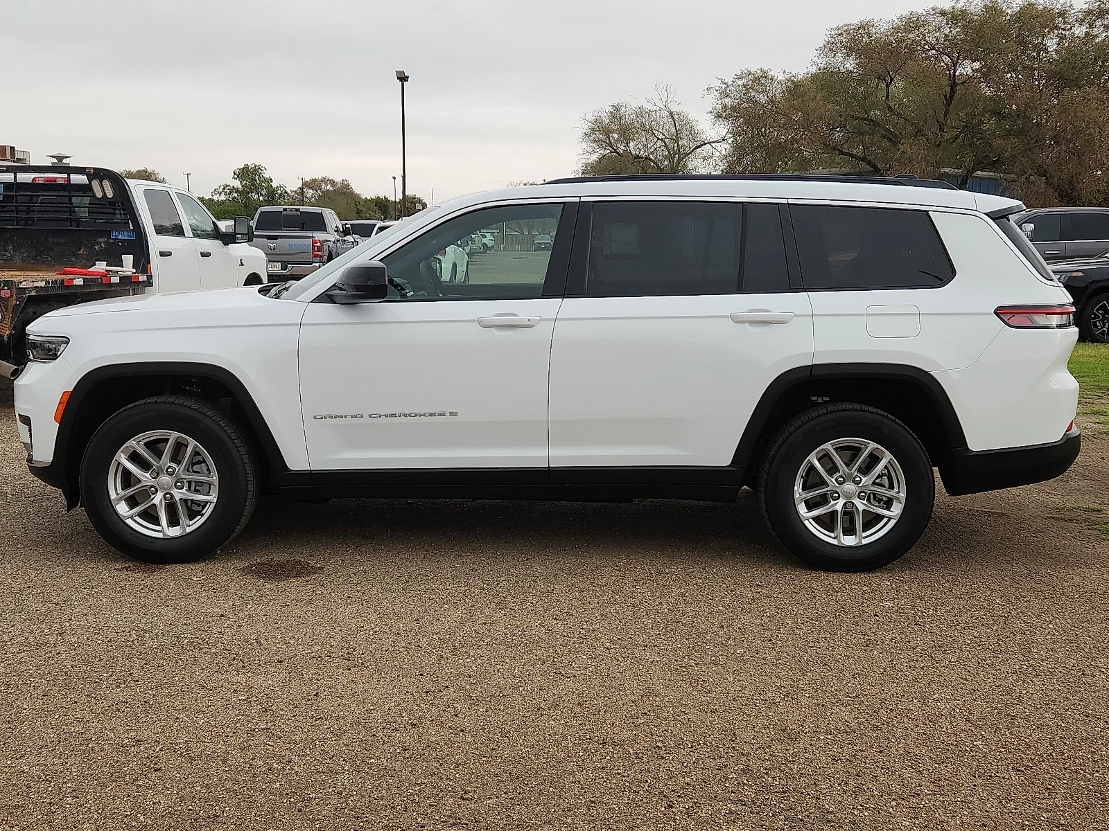 New 2026 White Jeep LAREDO 4X4 image 2