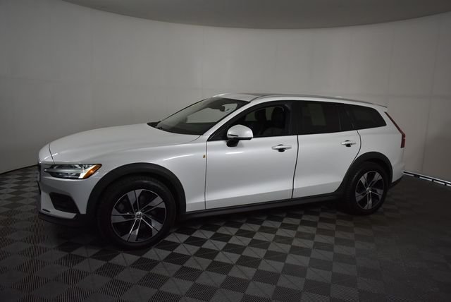 Used 2021 White Volvo T5 image 6