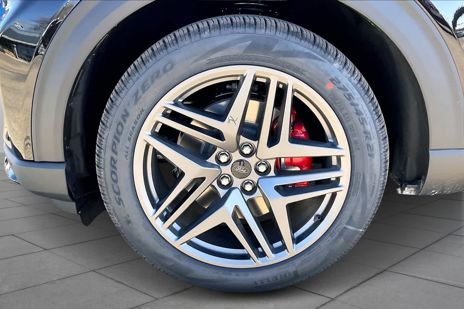 New 2026 Agate Black Metallic Ford ST image 11