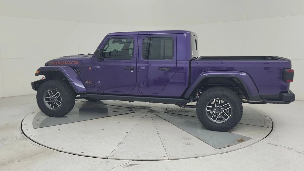 New 2026 Reign Exterior Paint Jeep Mojave X image 9
