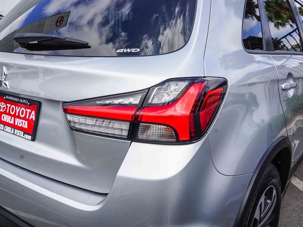Used 2025 Silver Mitsubishi 2.0 ES image 7