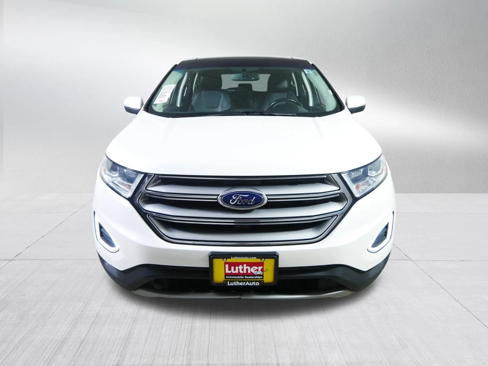 Used 2018 White Platinum Metallic Tri-Coat Ford Titanium image 2