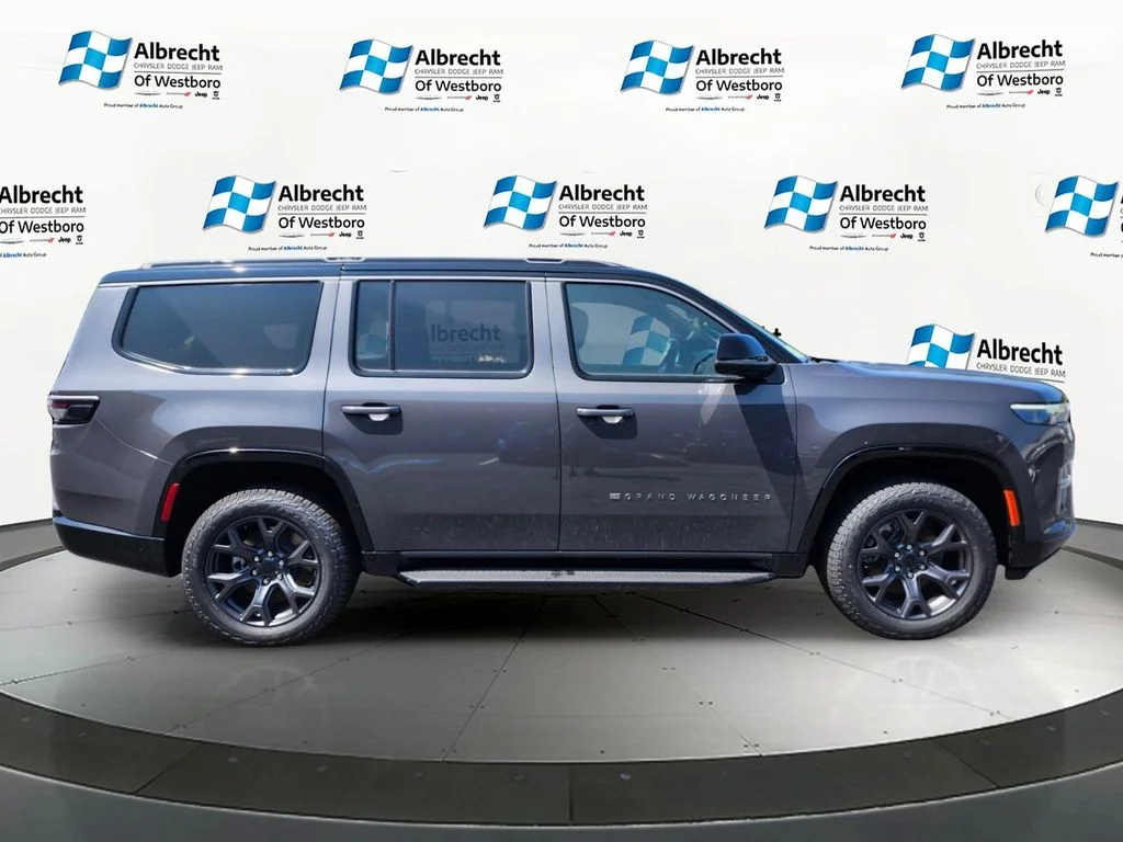 New 2026 Baltic-Gray Metallic Clear-Coat Exterior Paint Jeep Upland image 6