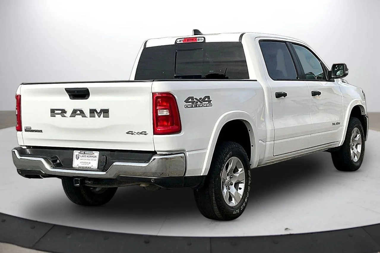Certified Used 2025 White Ram Big Horn/Lone Star image 9