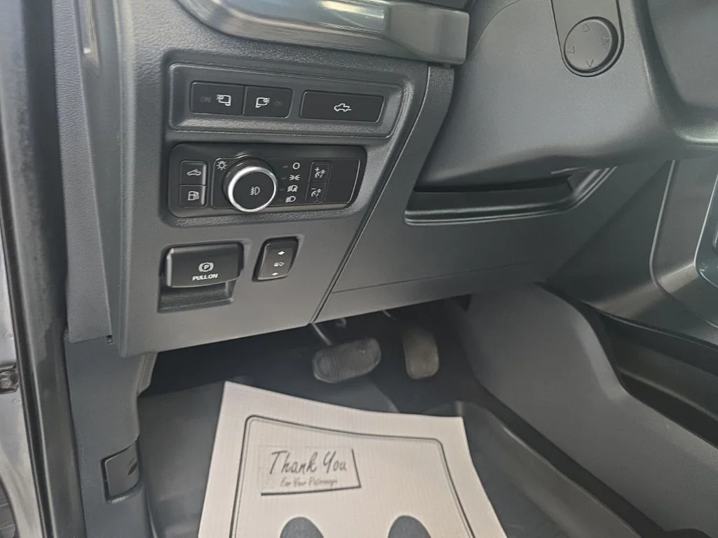 Used 2022 Gray Metallic Ford Lariat image 16