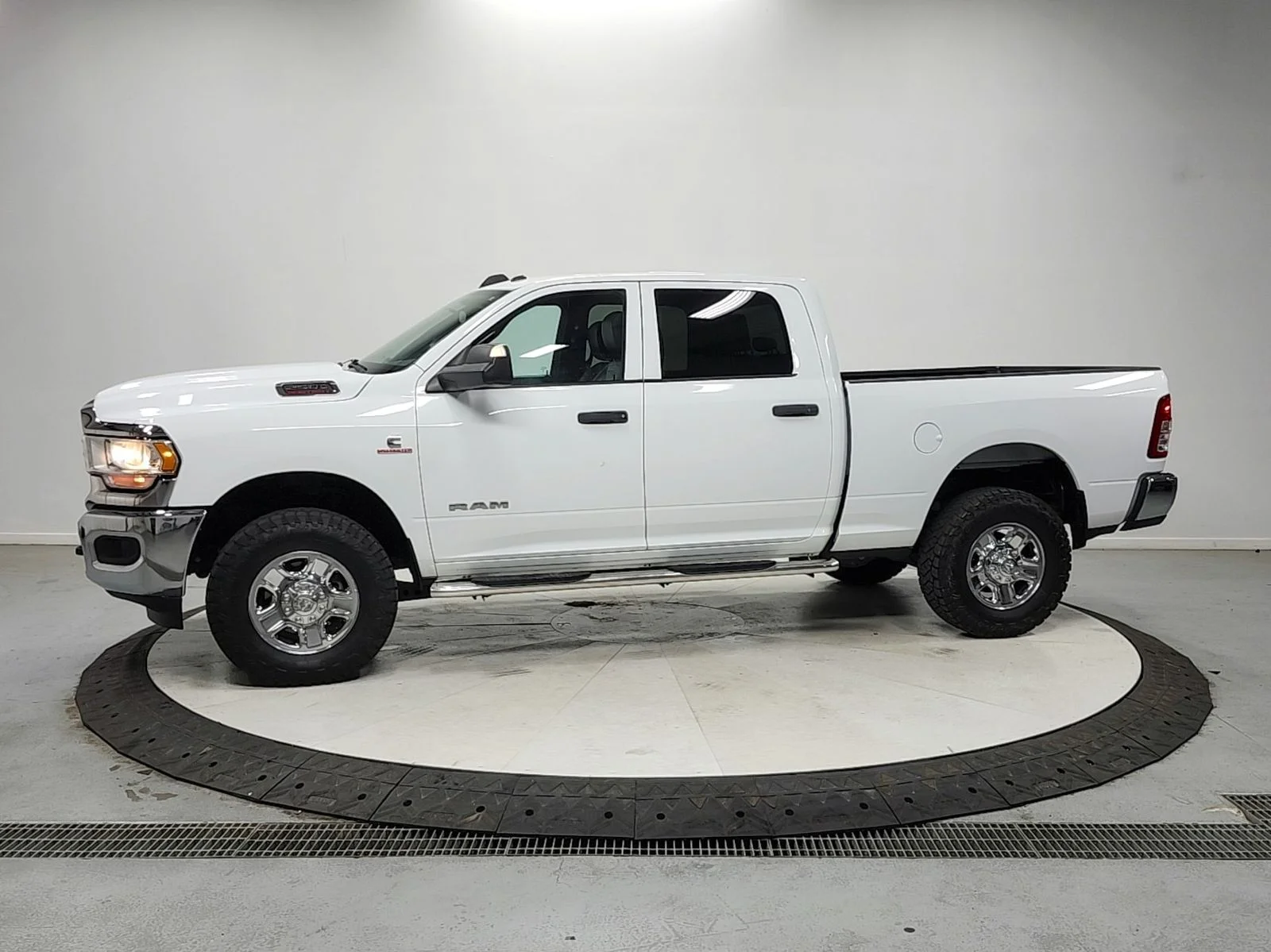 Used 2022 White Ram Tradesman image 4