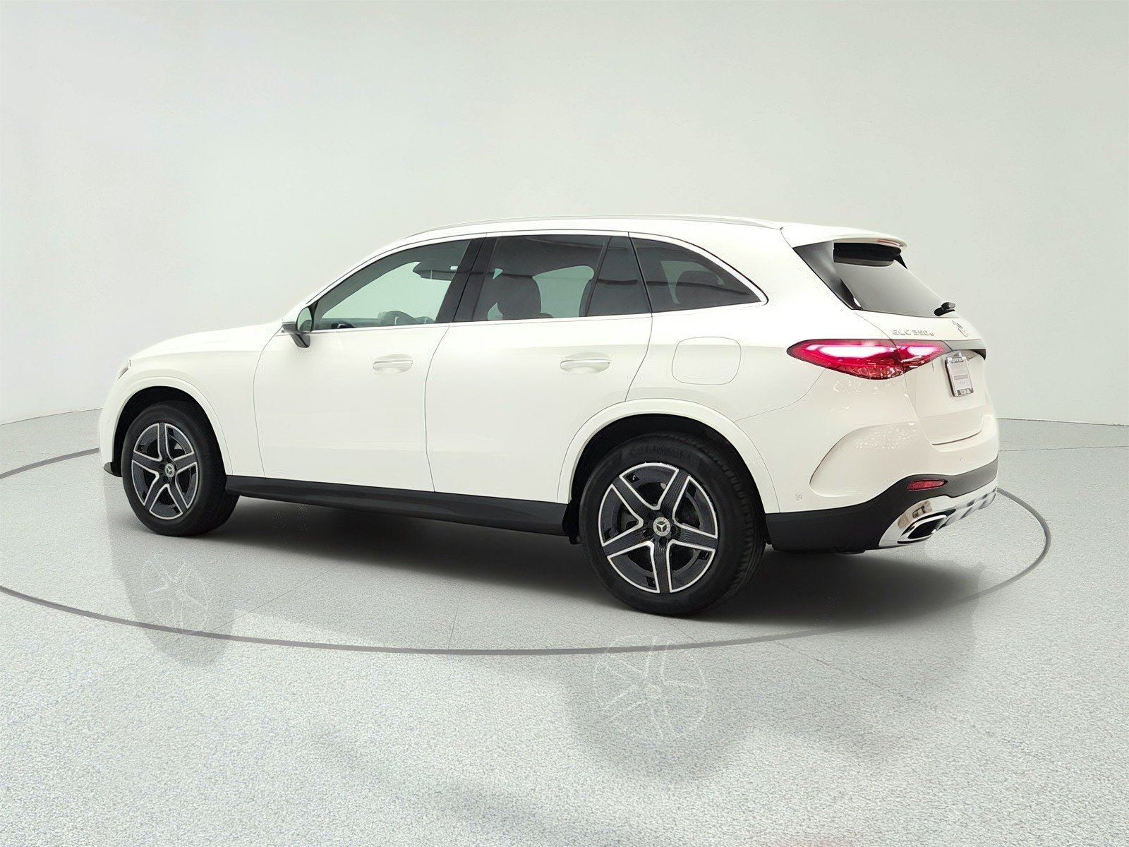 Used 2025 Polar White Mercedes-Benz GLC 350e 4MATIC® SUV image 7