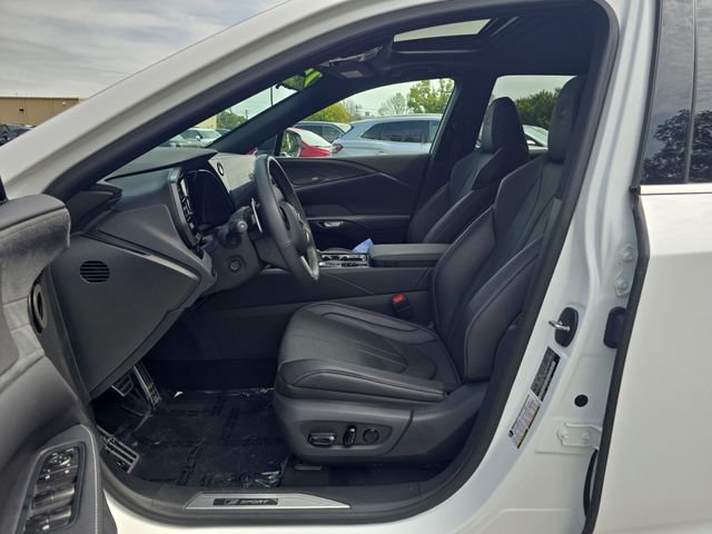 Used 2024 White Lexus 350 F Sport Handling image 13