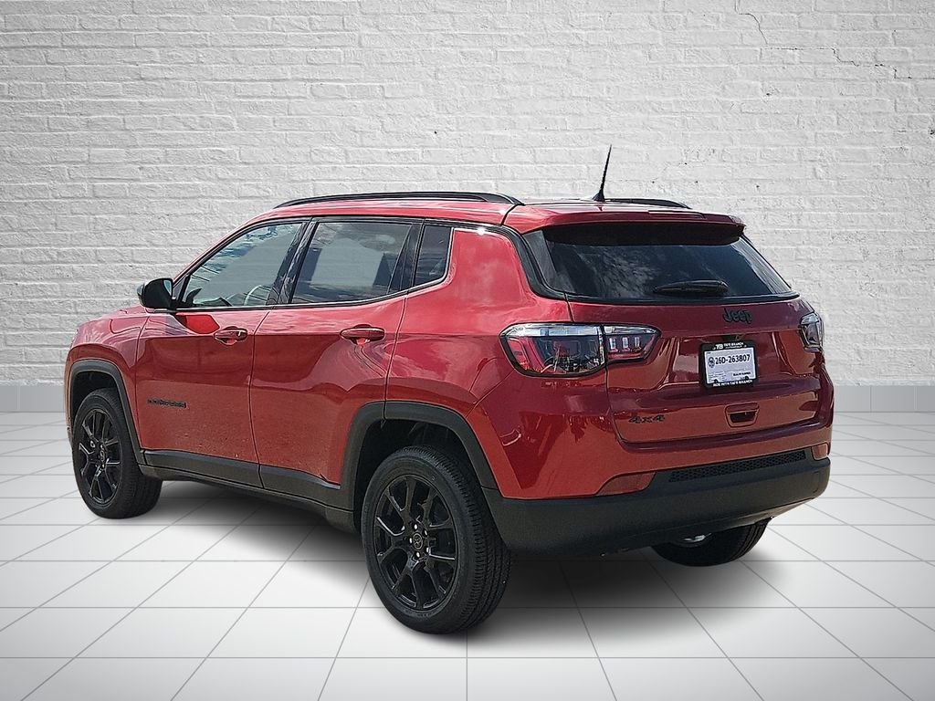 New 2026 Red Hot Pearl-Coat Exterior Paint Jeep Latitude image 3