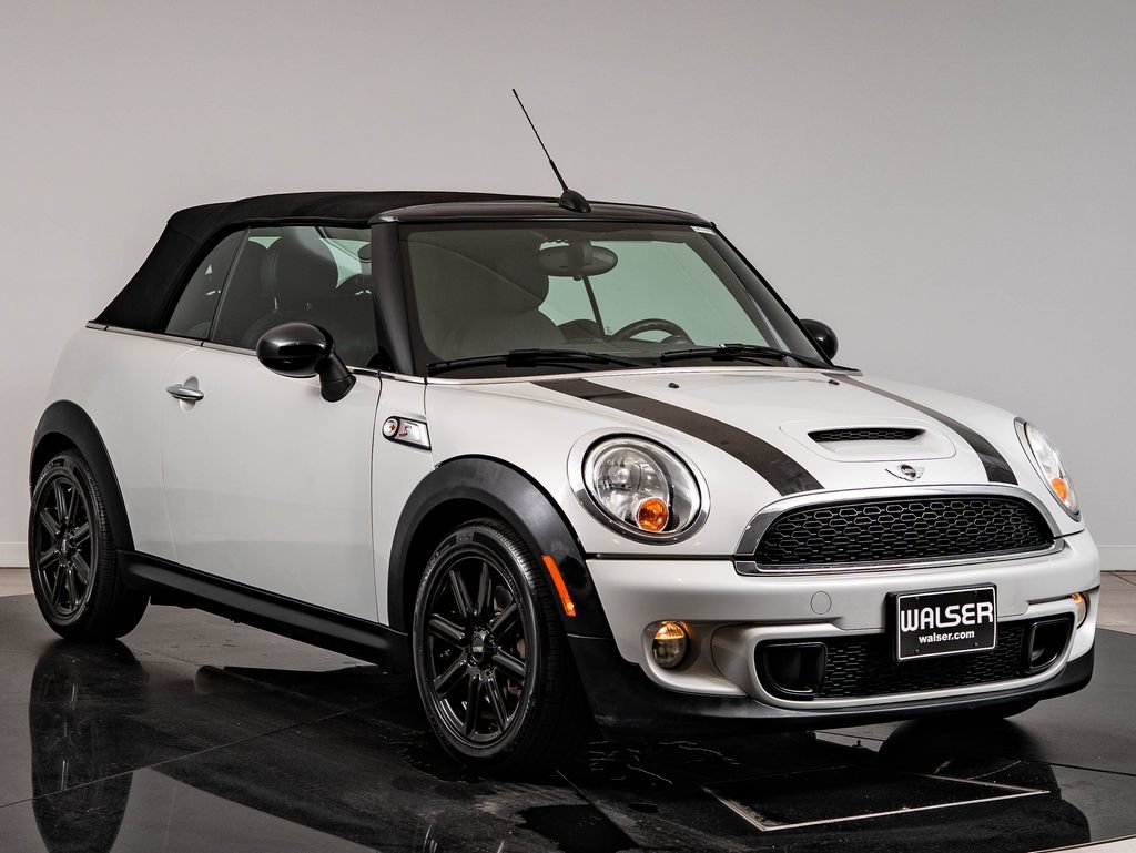 Used 2014 White Silver MINI  image 12