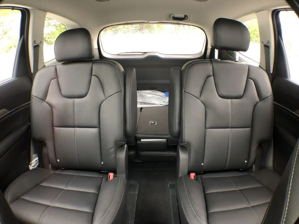 Used 2022 Black Kia EX image 44