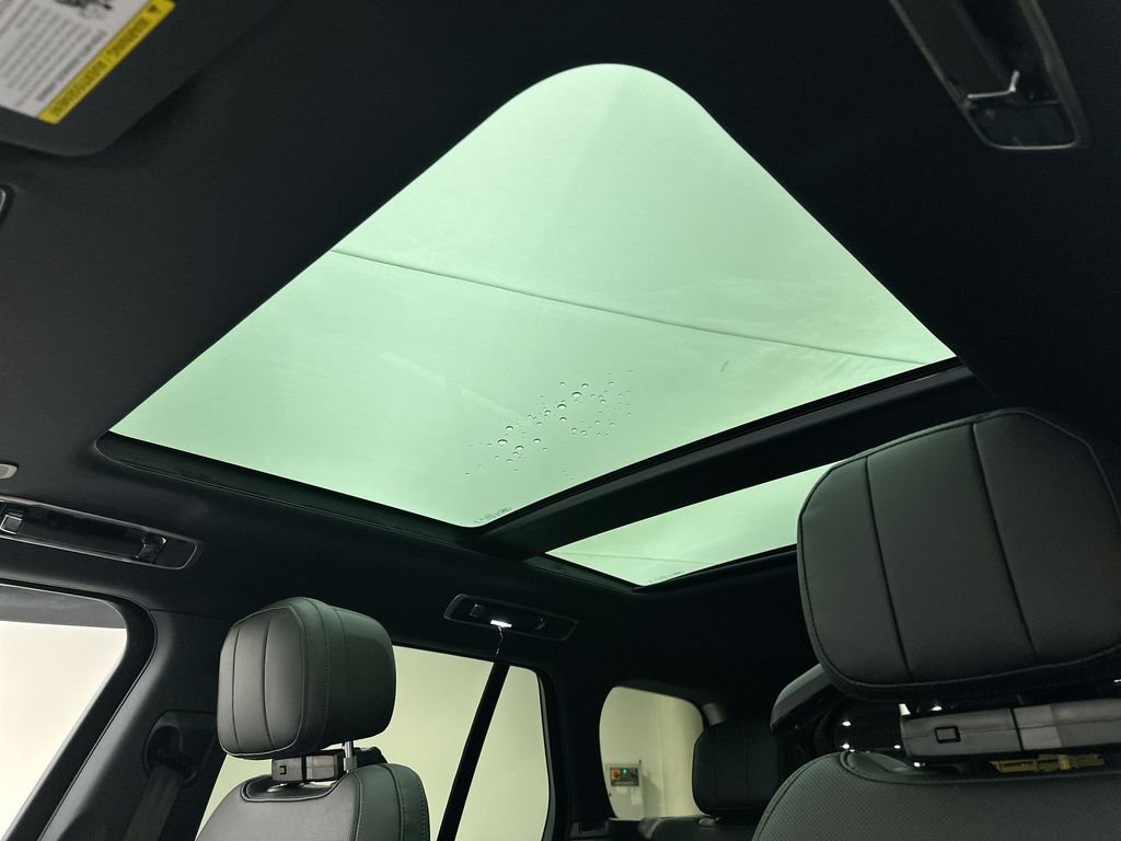 New 2027 Fuji White Land Rover SE image 11