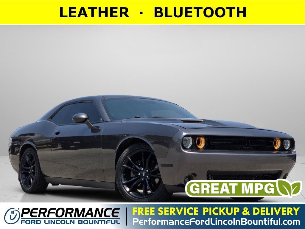 2018 Dodge Challenger SXT Plus's photo