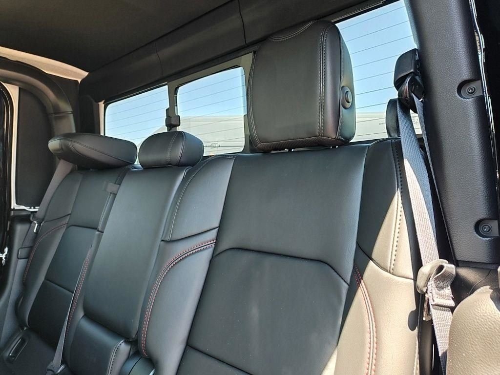 New 2026 Black Clearcoat Jeep Rubicon X image 30