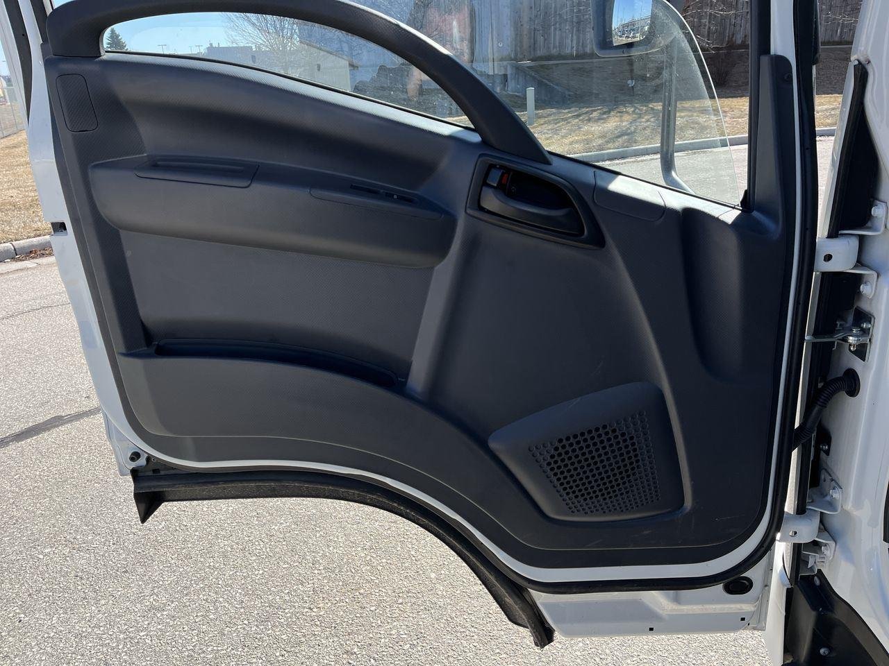 New 2024 Arc White Chevrolet  image 7