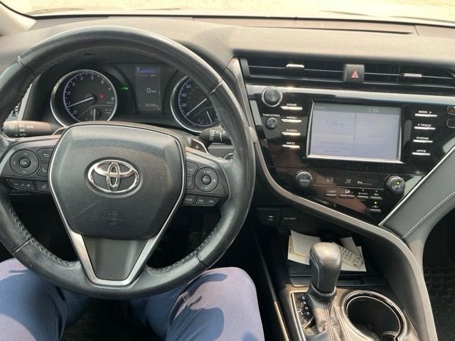 Used 2018 Gray Toyota SE image 8