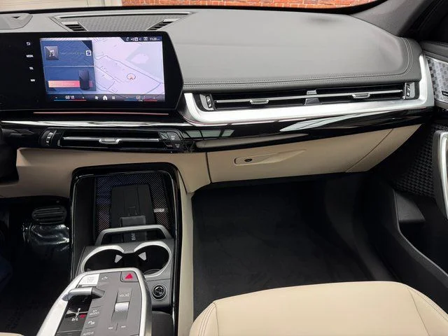2025 BMW X1 28i - Photo 17