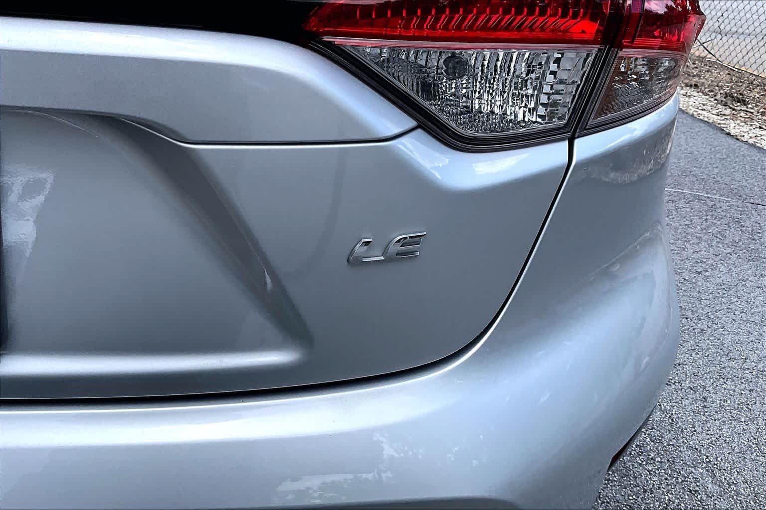 Used 2025 Classic Silver Metallic Toyota LE image 10