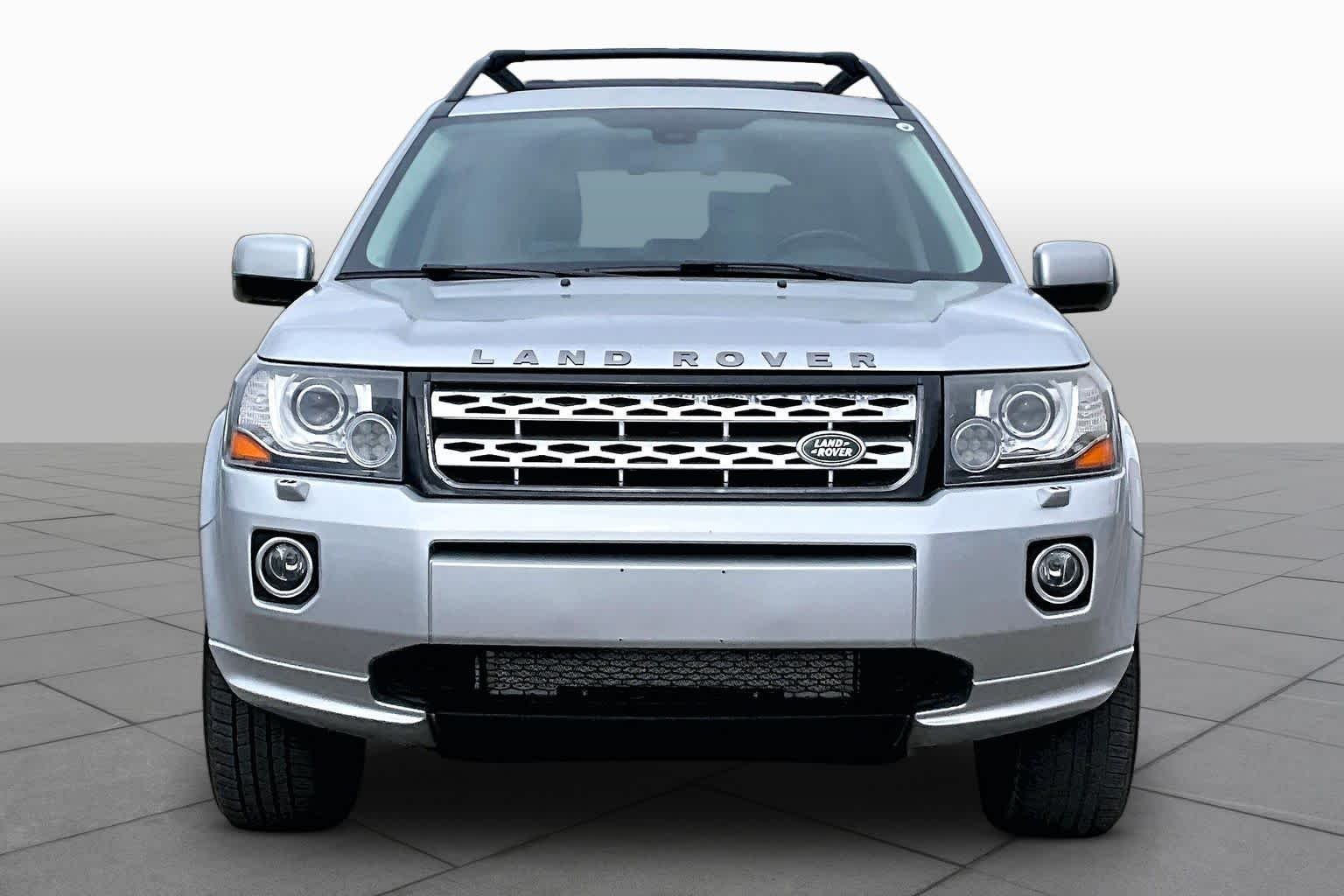 Used 2014 Indus Silver Land Rover  image 3