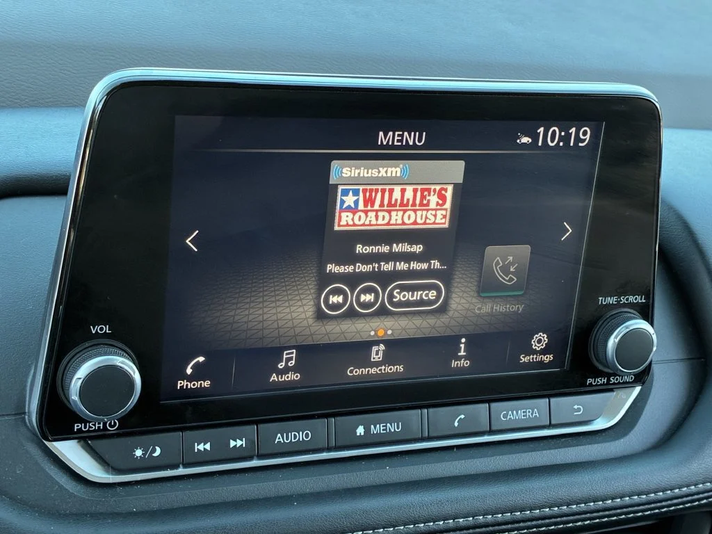 Used 2023 Silver Nissan SV image 30