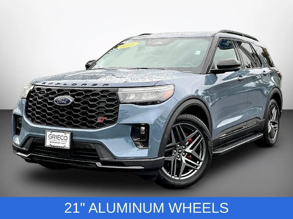 Used 2025 Vapor Blue Ford ST image 3