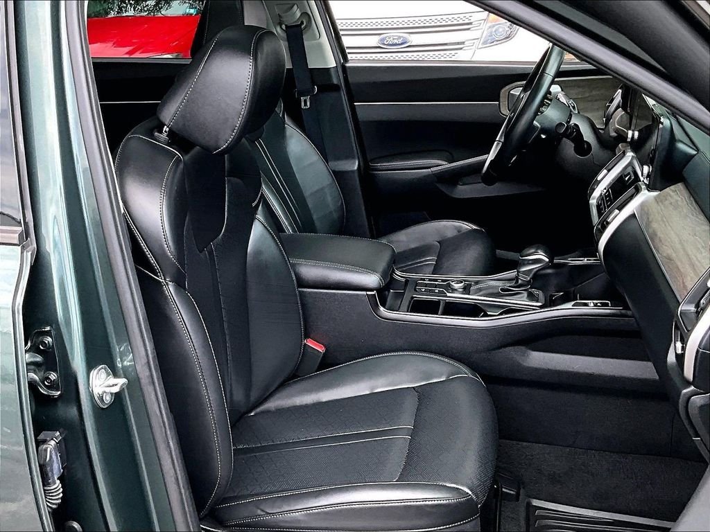 Used 2023 Green Kia X-Line S image 11