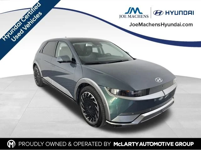 Used 2024 Green Hyundai Limited image 2