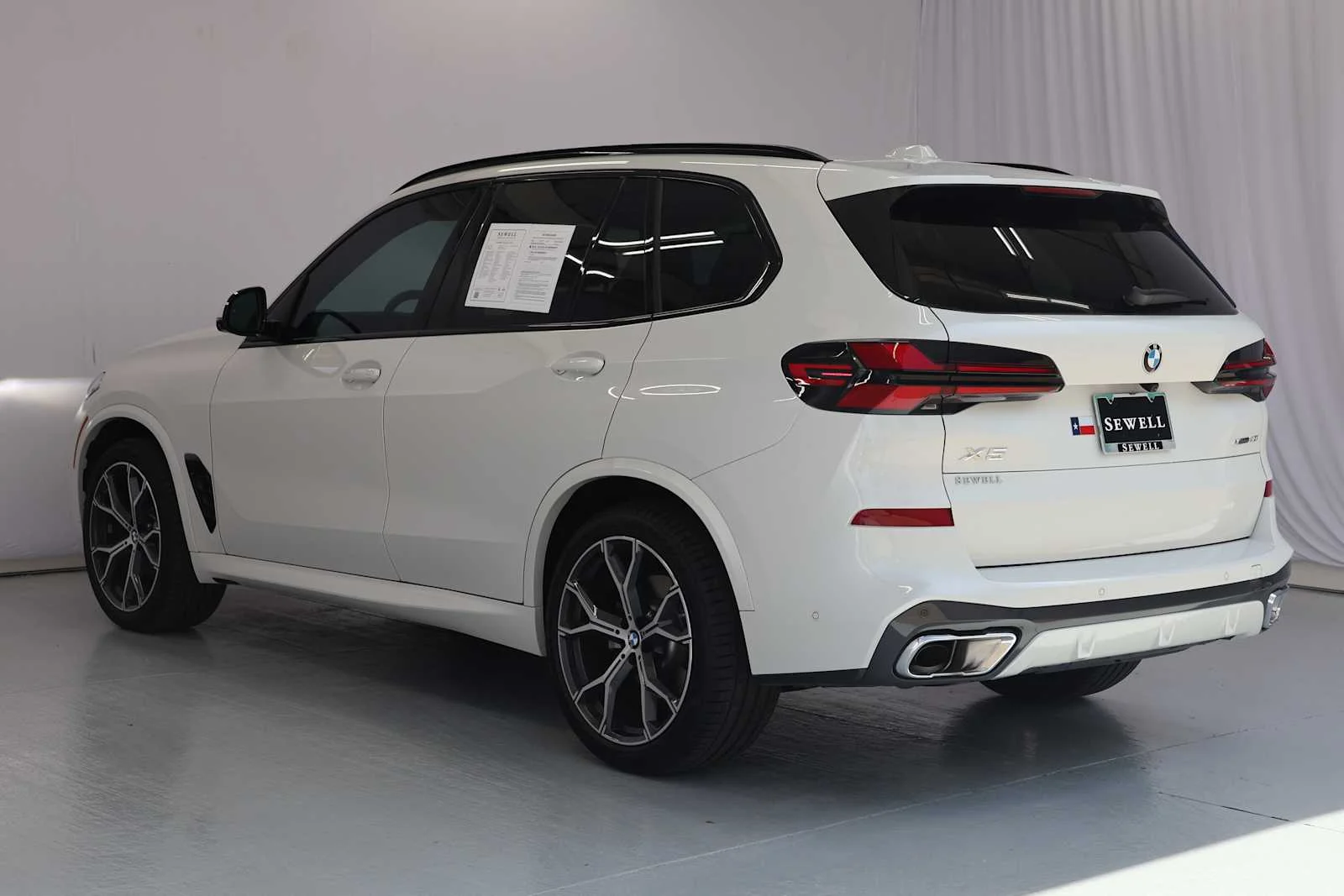 Certified Used 2026 Mineral White Metallic BMW xDrive40i image 8