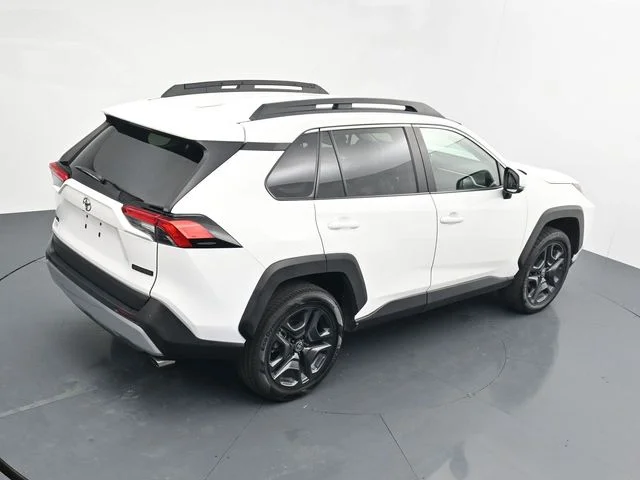 Used 2024  Toyota Adventure image 24