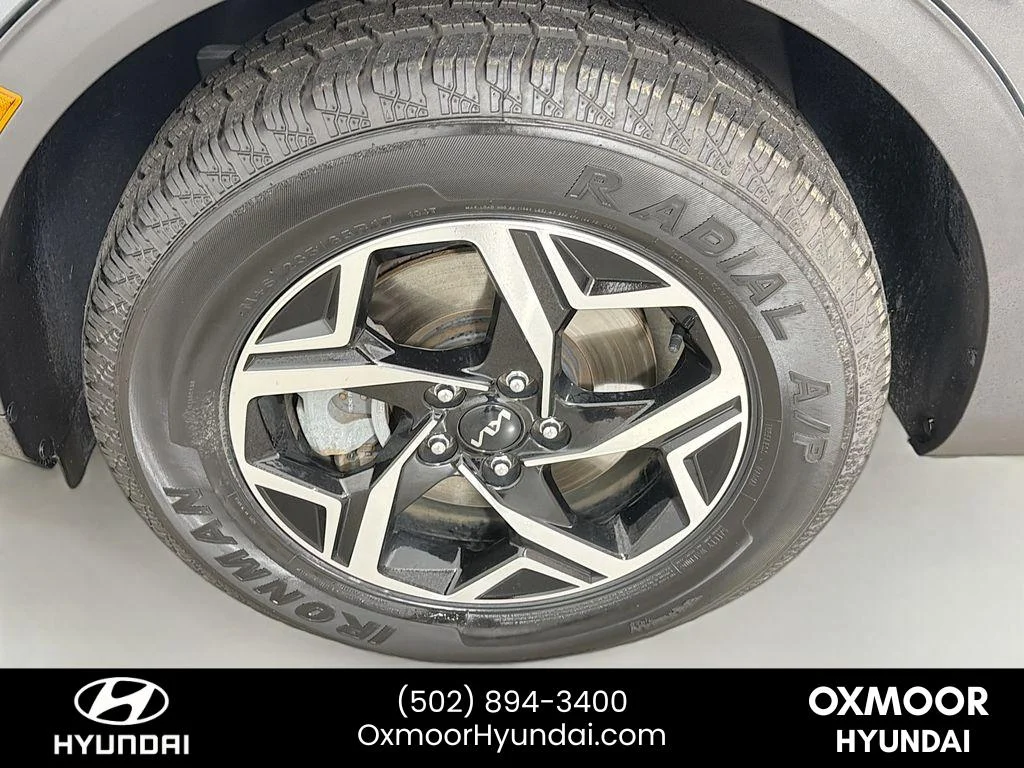 Used 2024 Gravity Gray Kia LX image 30