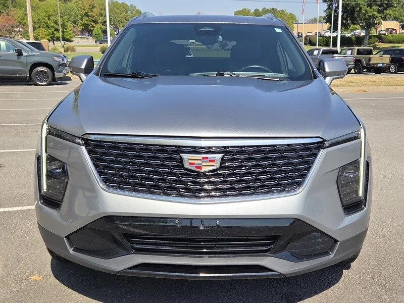 Used 2025 Silver Metallic CADILLAC PREMIUM LUXURY image 6