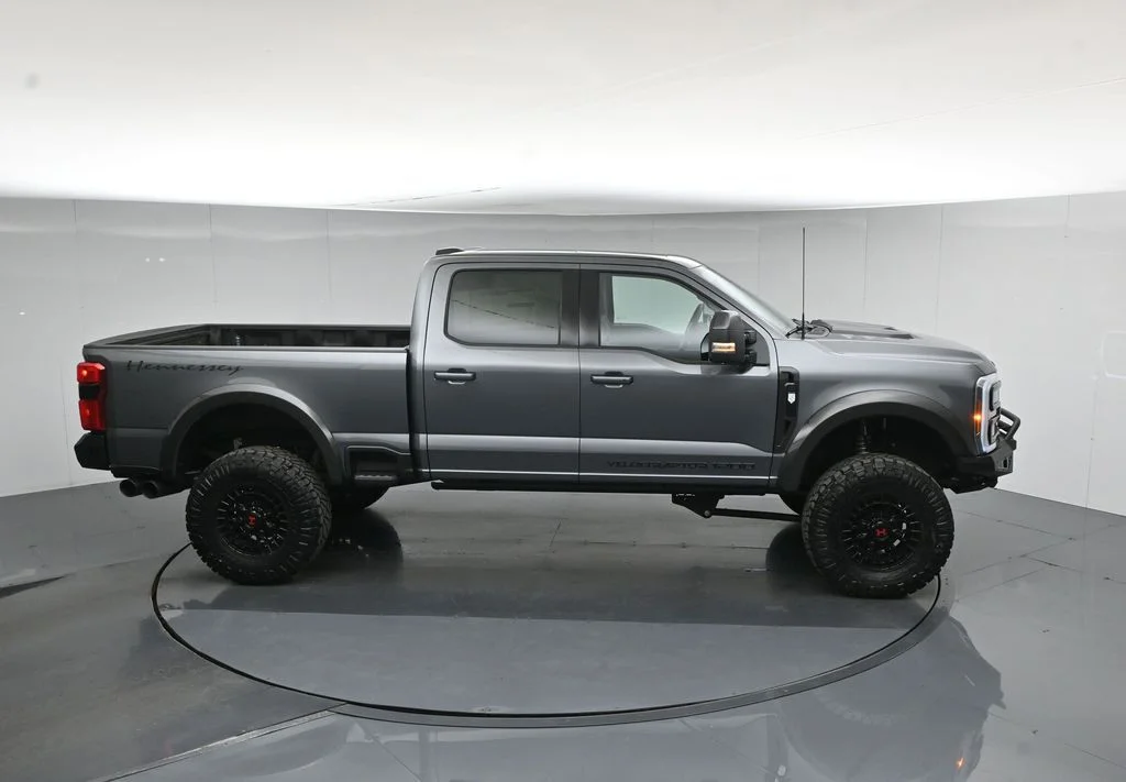 New 2026 Carbonized Gray Metallic Ford Lariat image 57