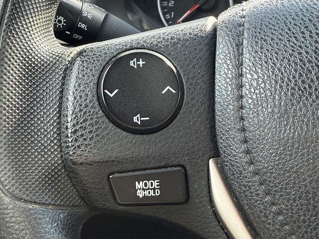 2016 Toyota RAV4 LE - Photo 18