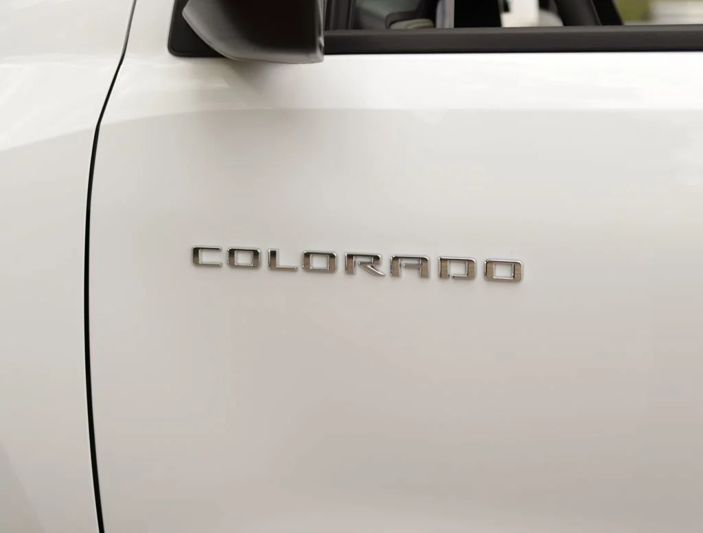 New 2026 Summit White Chevrolet ZR2 image 39