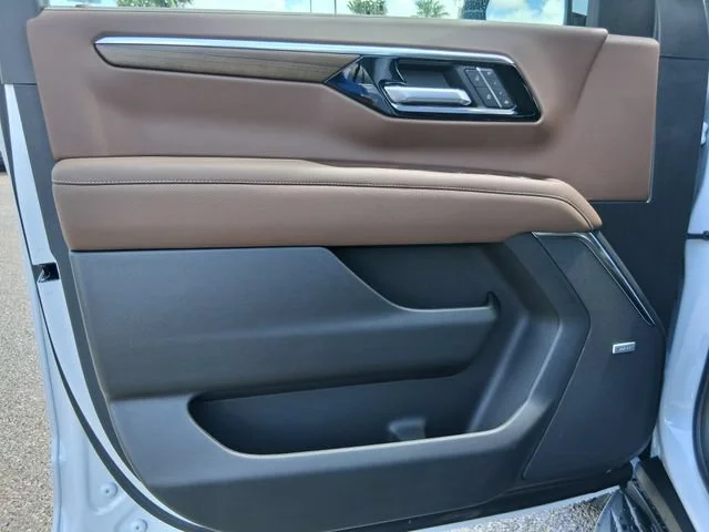 New 2026 Polar White Tricoat Chevrolet High Country image 16