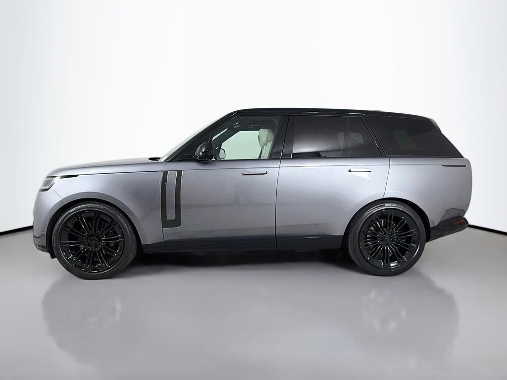 New 2026 Eiger Grey Land Rover SE image 8