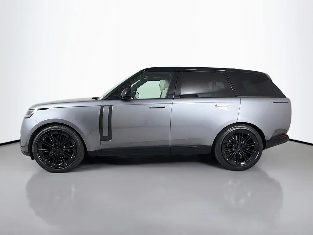 New 2026 Eiger Grey Land Rover SE image 8